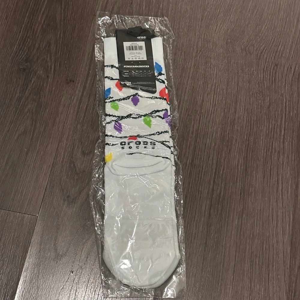 NWT Crocs Light Graphic Socks - Picture 2 of 3